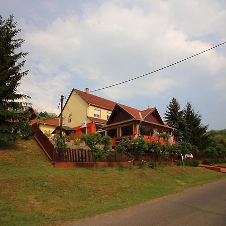 Fenyves Fogado Hotel Szurdokpüspöki Esterno foto