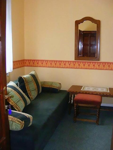 Fenyves Fogado Hotel Szurdokpüspöki Camera foto