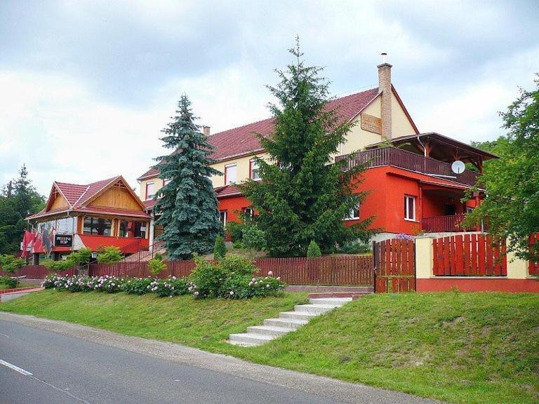 Fenyves Fogado Hotel Szurdokpüspöki Esterno foto