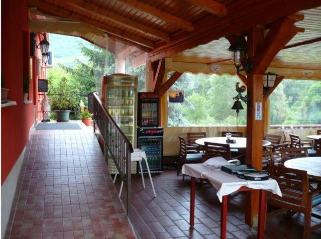 Fenyves Fogado Hotel Szurdokpüspöki Esterno foto
