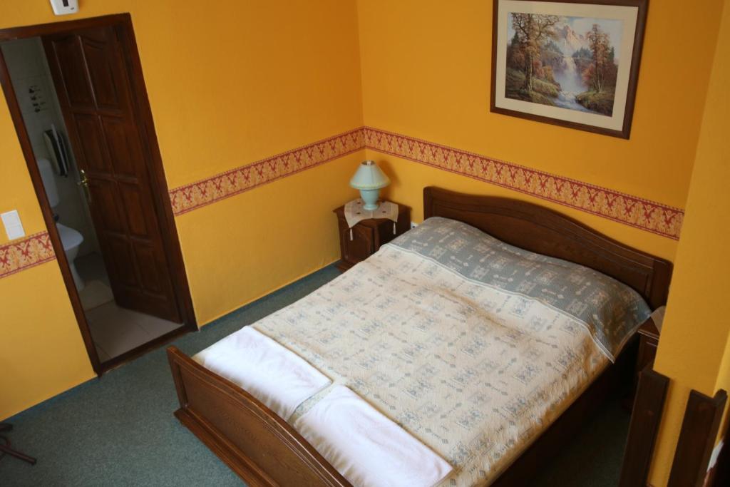 Fenyves Fogado Hotel Szurdokpüspöki Camera foto
