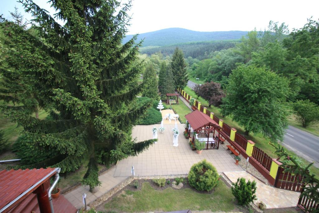 Fenyves Fogado Hotel Szurdokpüspöki Esterno foto